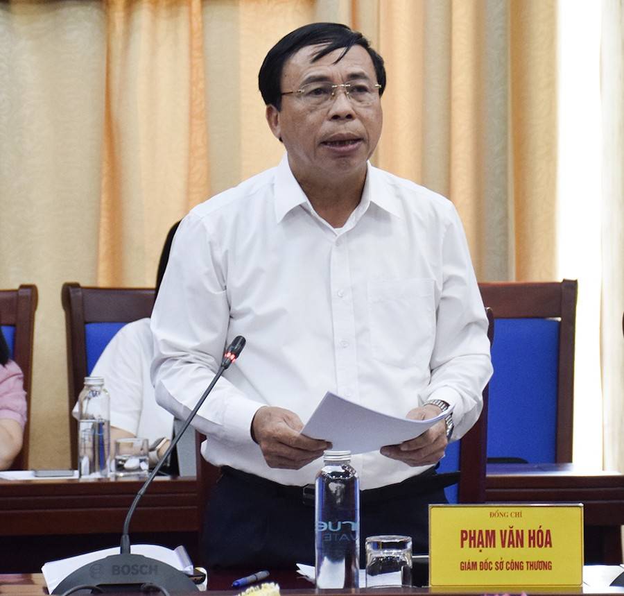 Ông Phạm Văn Hoá - Giám đốc Sở Công thương Nghệ An báo cáo tại buổi làm việc