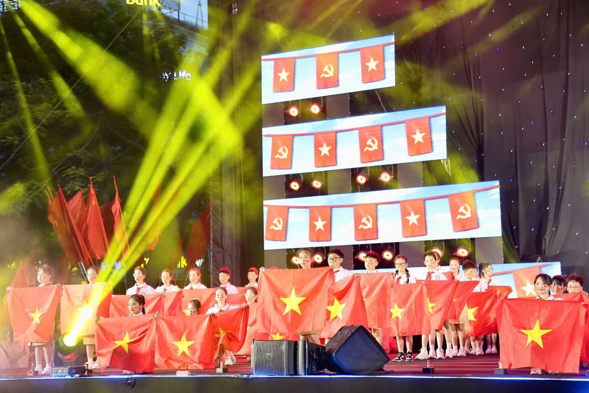 Biểu diễn nghệ thuật tại lễ khai mạc.