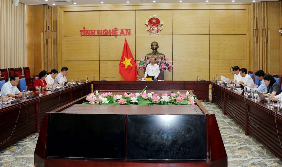 UBND tỉnh Nghệ An vừa tổ chức cuộc họp nghe và cho ý kiến về việc ban hành các quy định phân cấp, ủy quyền trong quản lý thực hiện dự án đầu tư công