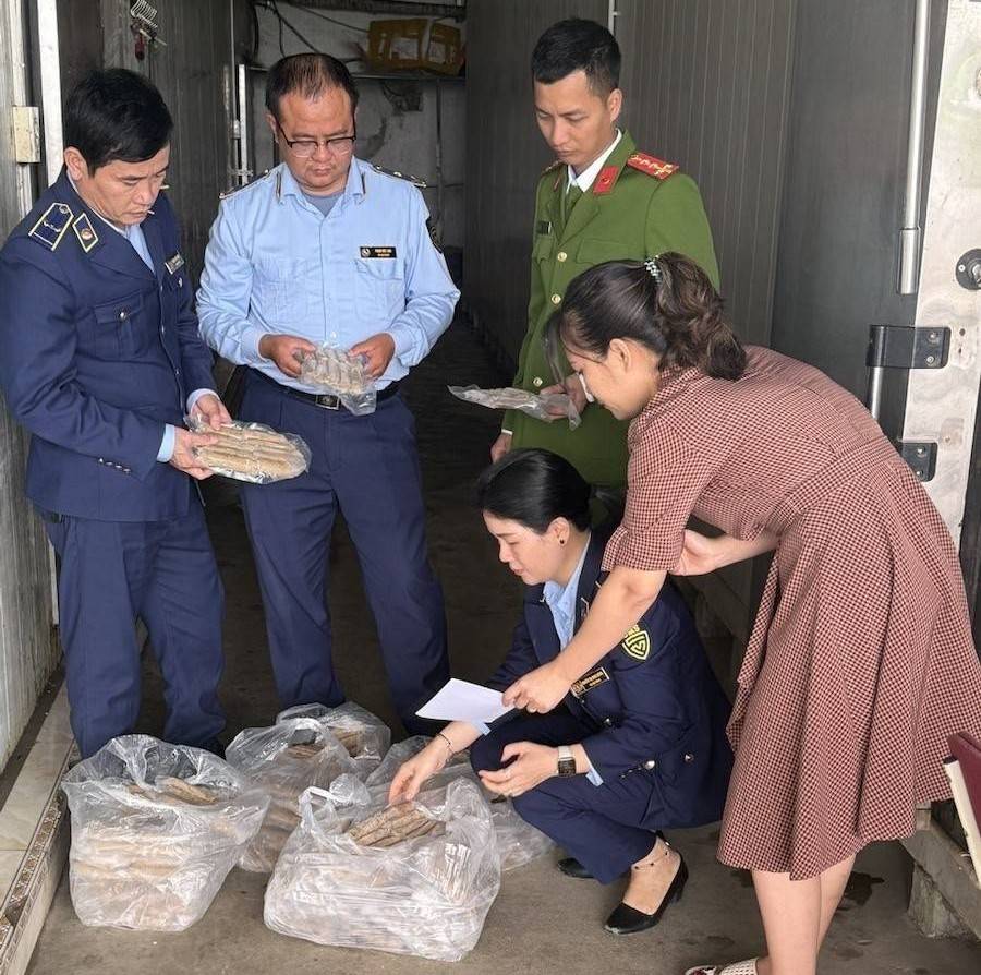 Nghệ An: Doanh nghiệp Đức Phước Lộc bị xử phạt vì kinh doanh thực phẩm không rõ nguồn gốc xuất xứ