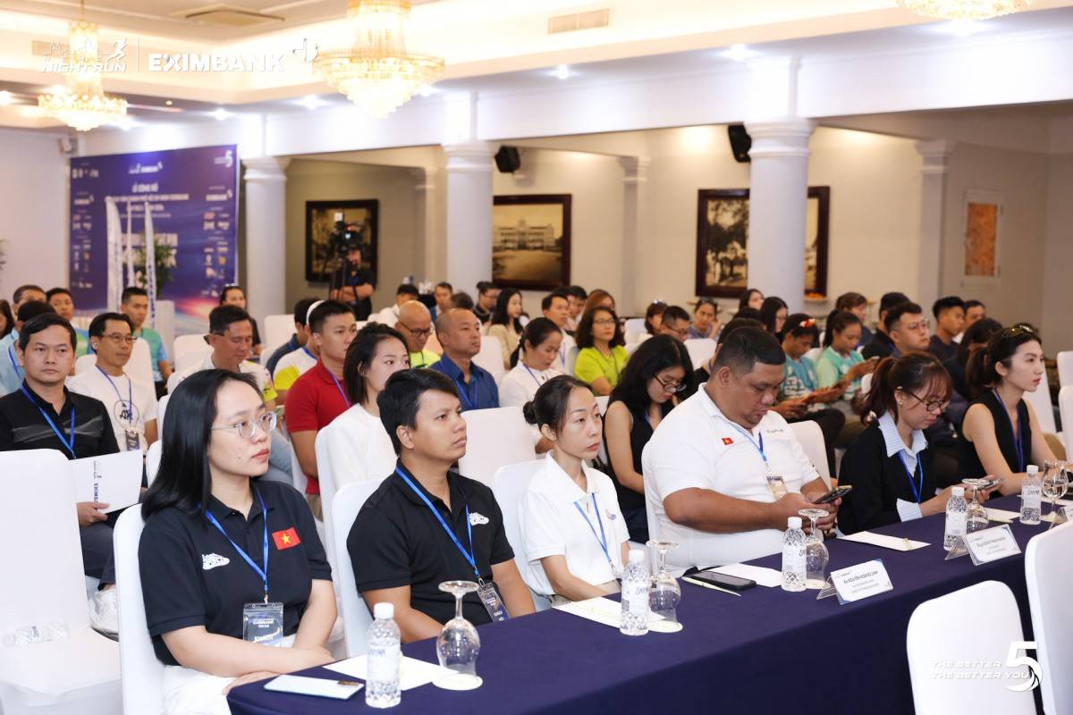 Hơn 1.000 cán bộ nhân viên, khách hàng và đối tác của Eximbank tham gia Giải chạy đêm Thành phố Hồ Chí Minh Eximbank lần thứ 5 năm 2026