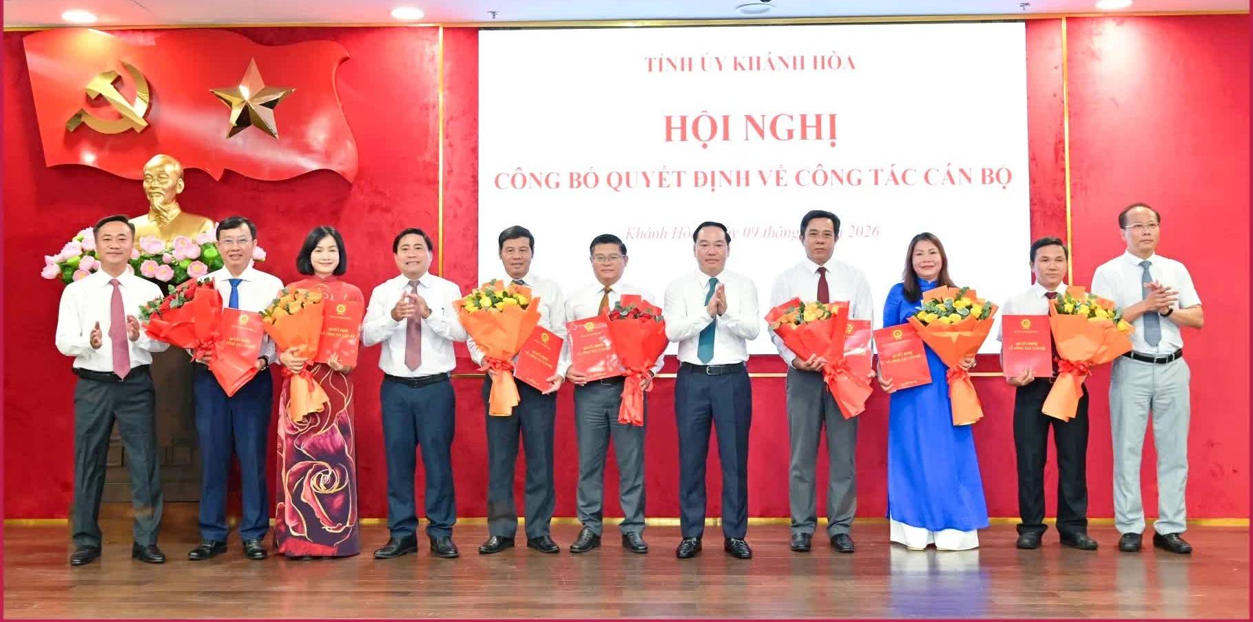 Khánh Hoà công bố các quyết định về công tác cán bộ