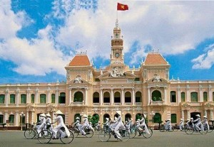 Tour trực thăng, phố đêm, khách MICE “kéo” du lịch TP. Hồ Chí Minh tăng trưởng bứt phá