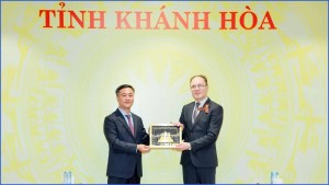 Chủ tịch UBND tỉnh Khánh Hòa tiếp Đại sứ đặc mệnh toàn quyền Liên bang Nga tại Việt Nam