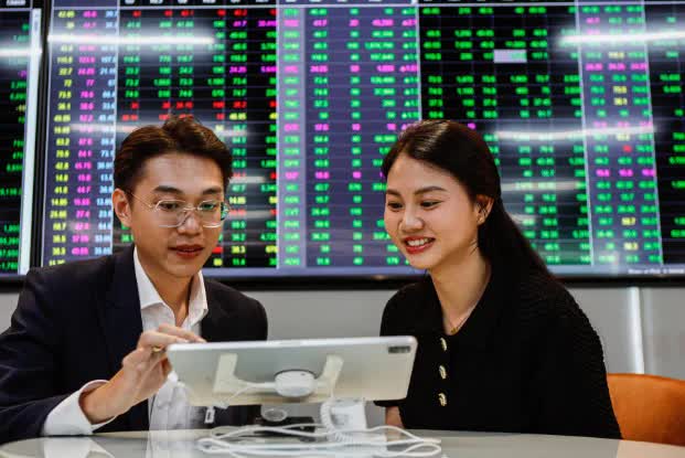 Tài khoản chứng khoán lập đỉnh, thanh khoản vẫn “lẹt đẹt”