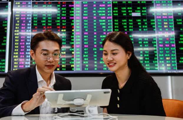 Tài khoản chứng khoán lập đỉnh, thanh khoản vẫn “lẹt đẹt”