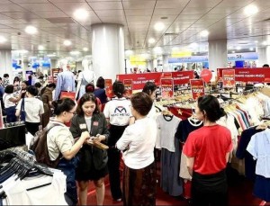 Người dân mạnh tay chi tiêu, TP. Hồ Chí Minh lập kỷ lục tăng trưởng bán lẻ cao nhất trong 1 năm