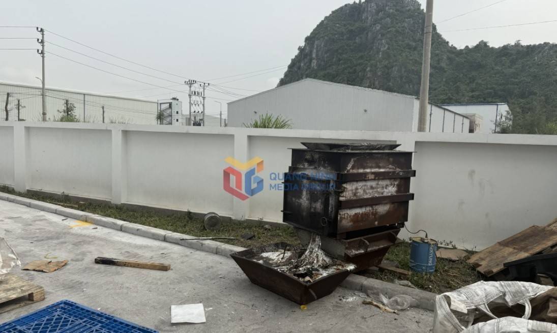 Phạt hơn 330 triệu đồng, đình chỉ công ty đốt trộm chất thải tại CCN Phương Nam