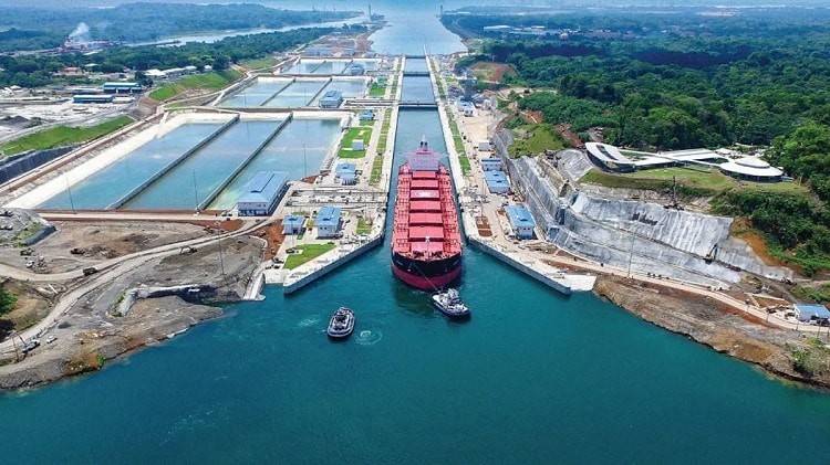 Kênh đào Panama là một tuyến đường thủy nhân tạo dài 82km ở Panama, nối Đại Tây Dương với Thái Bình Dương. Việc tạo ra công trình này đã đóng góp lợi ích to lớn cho vận chuyển toàn cầu. 