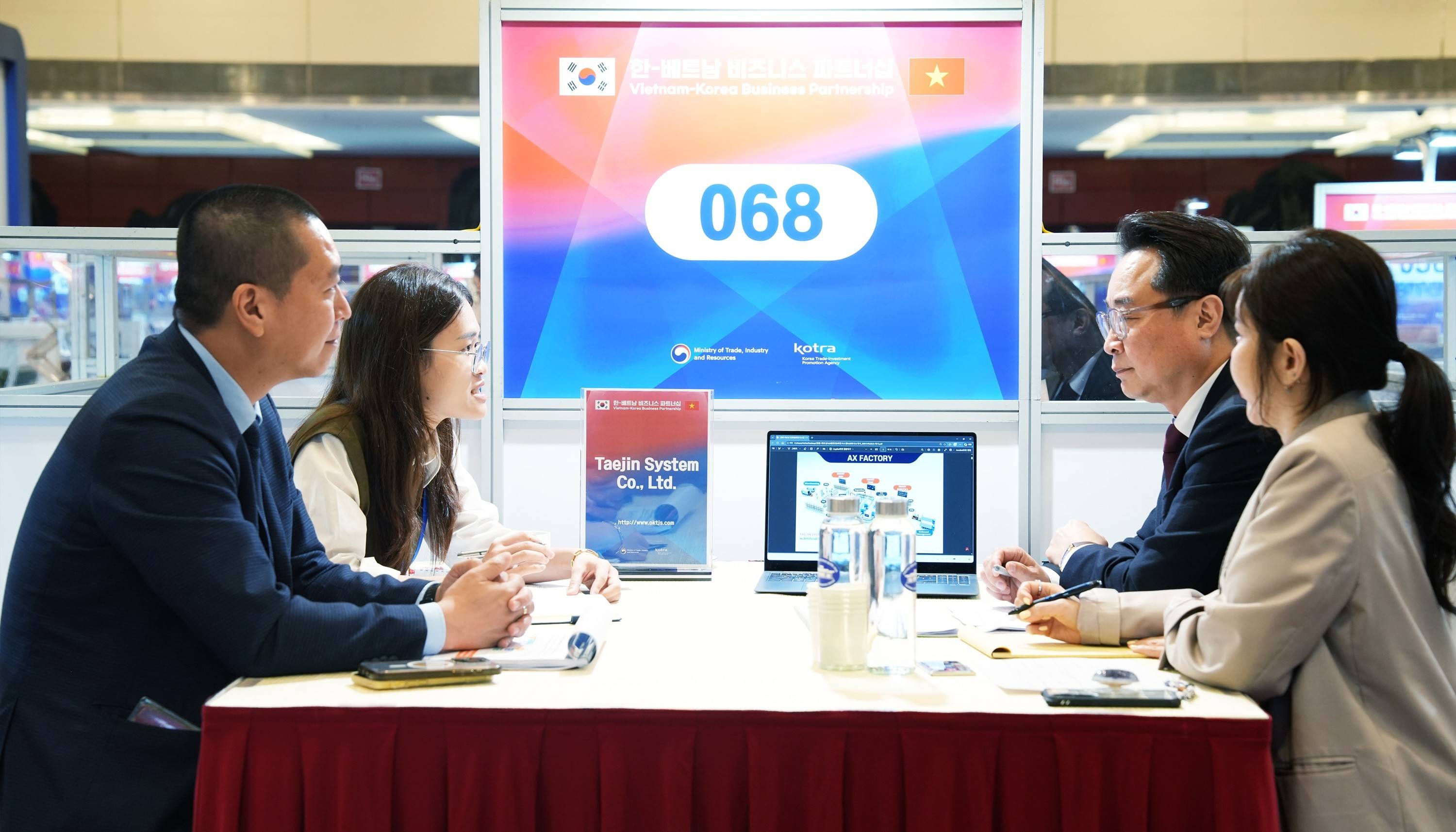 Giao thương Việt - Hàn tăng tốc: SME “bắt tay” chốt đơn hàng chục triệu USD