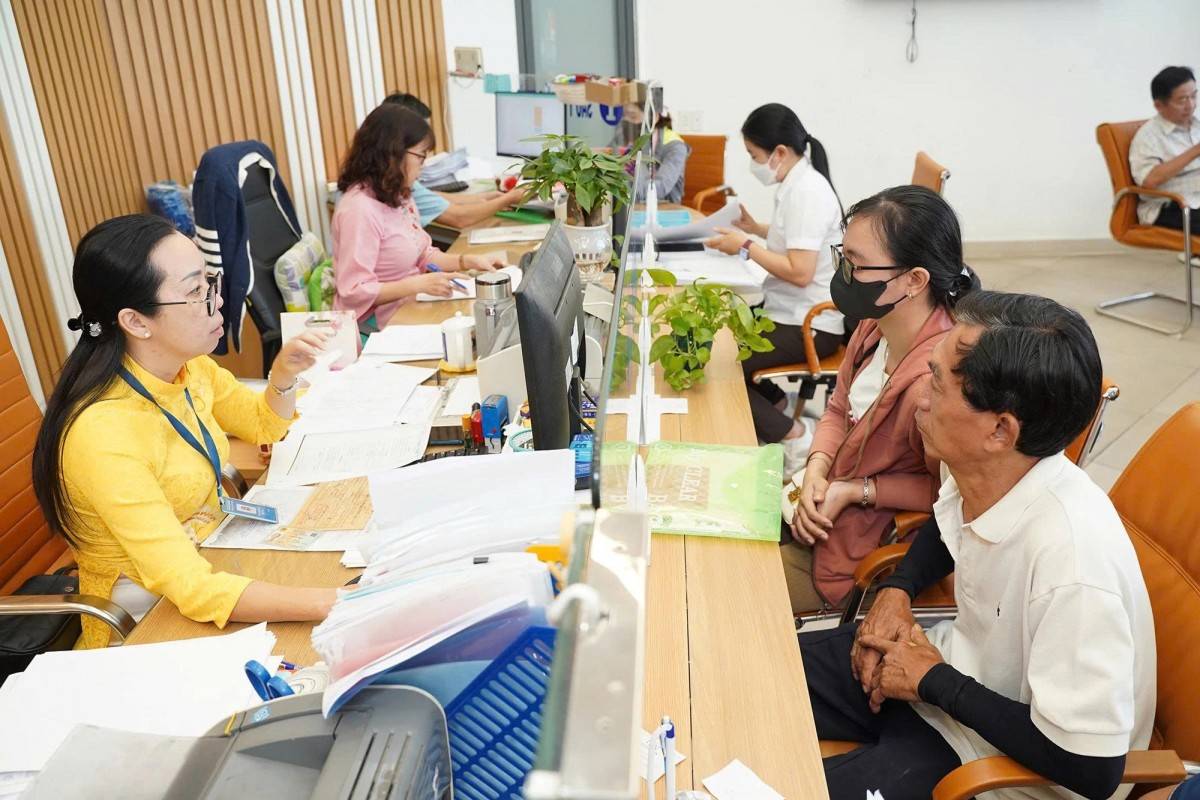 Thành phố cũng đang rà soát hơn 5.000 người hoạt động không chuyên trách cấp xã