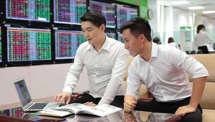 Môi giới chứng khoán quý 1 bùng nổ doanh thu