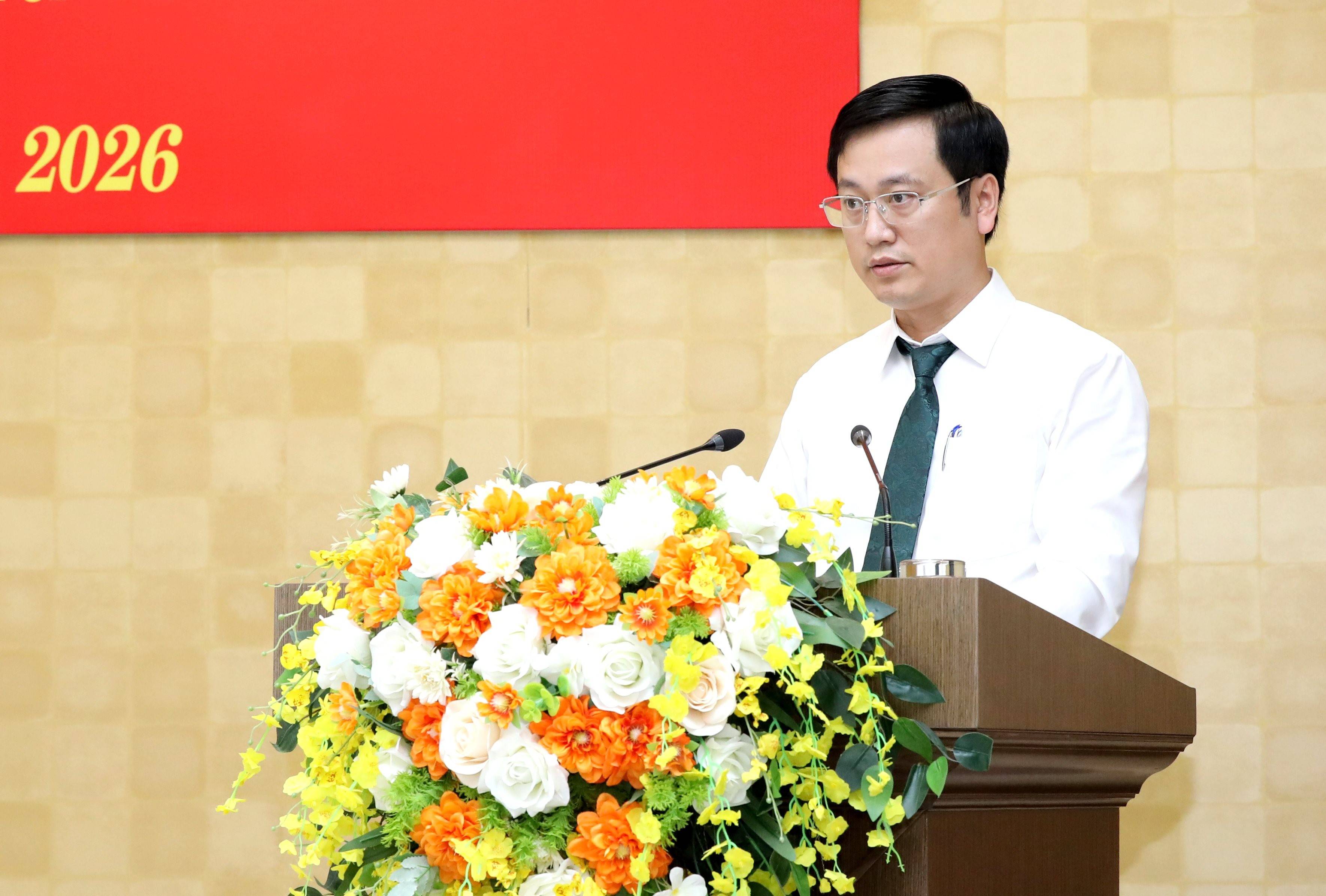 Tân Giám đốc Trung tâm Xúc tiến đầu tư, thương mại và du lịch tỉnh Lào Cai Trần Xuân Cường phát biểu nhận nhiệm vụ