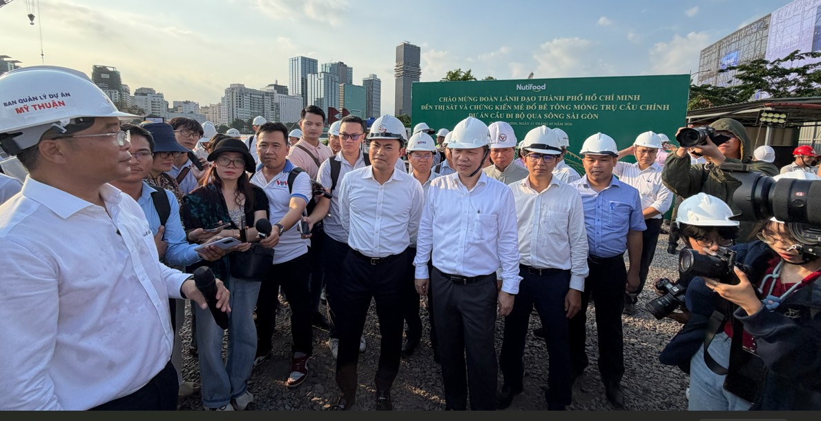 TP.HCM tăng tốc dự án cầu đi bộ qua sông Sài Gòn trước dịp 2/9