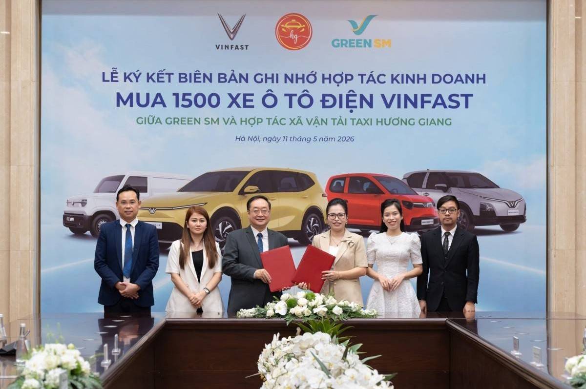 Taxi Hương Giang chuyển mình "xanh" toàn diện bằng cú chốt đơn 1.500 xe điện VinFast