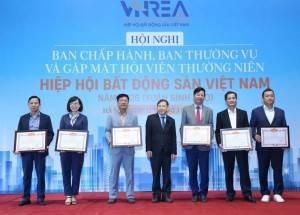 Tập đoàn Geleximco nhận “cú đúp” bằng khen vì những đóng góp cho thị trường bất động sản Việt Nam
