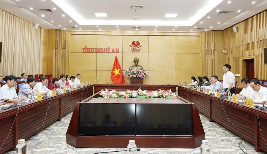 Nghệ An cần sớm xác định một “siêu dự án” hoặc ngành mũi nhọn