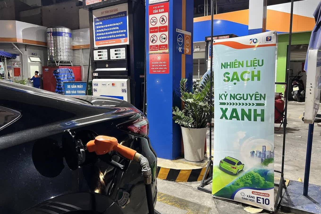 PV OIL: Từ 15/5, đồng loạt ngừng bán xăng RON 95, chuyển sang xăng sinh học E10