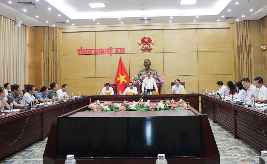 Chủ tịch UBND tỉnh Nghệ An Võ Trọng Hải chủ trì buổi làm việc với các sở, ngành, địa phương liên quan về công tác chuẩn bị Lễ hội Làng Sen năm 2026, Lễ công bố và khởi công hạ tầng kỹ thuật Dự án Nhà máy nhiệt điện LNG Quỳnh Lập, Lễ khởi công Dự án đường bộ cao tốc Vinh – Thanh Thủy.