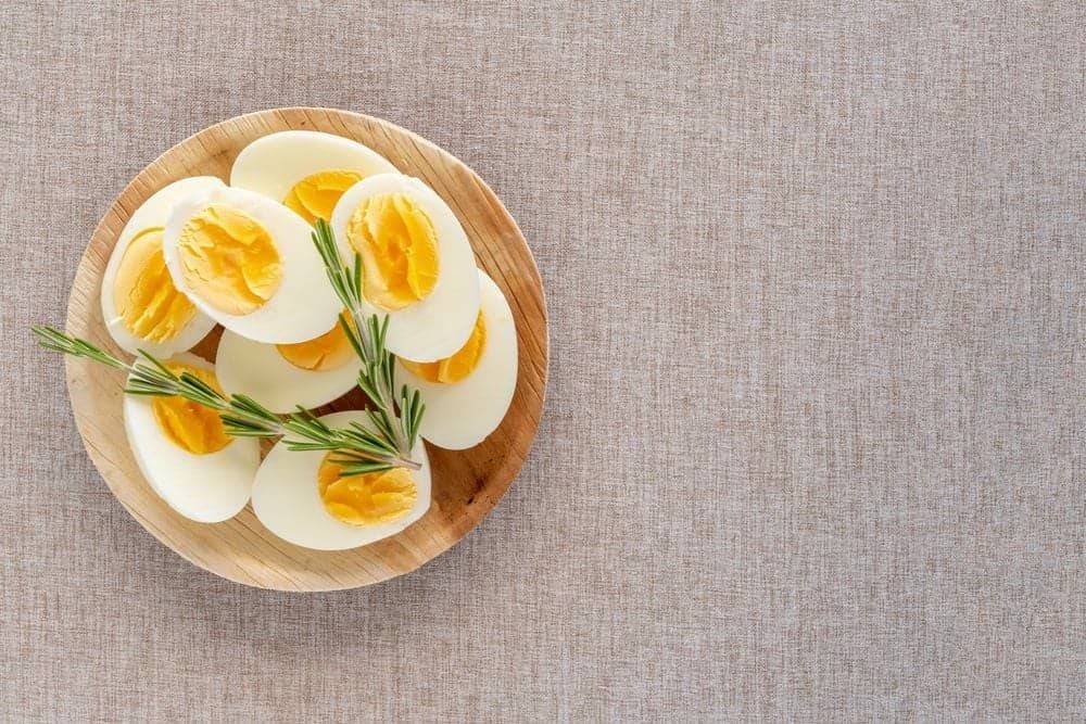 Vì sao trứng vẫn xuất hiện trong thực đơn lành mạnh dù chứa cholesterol?
