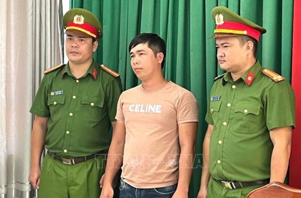 “Phù phép” vị trí trên biển: Khởi tố thuyền trưởng nhận giữ hộ thiết bị giám sát tàu cá