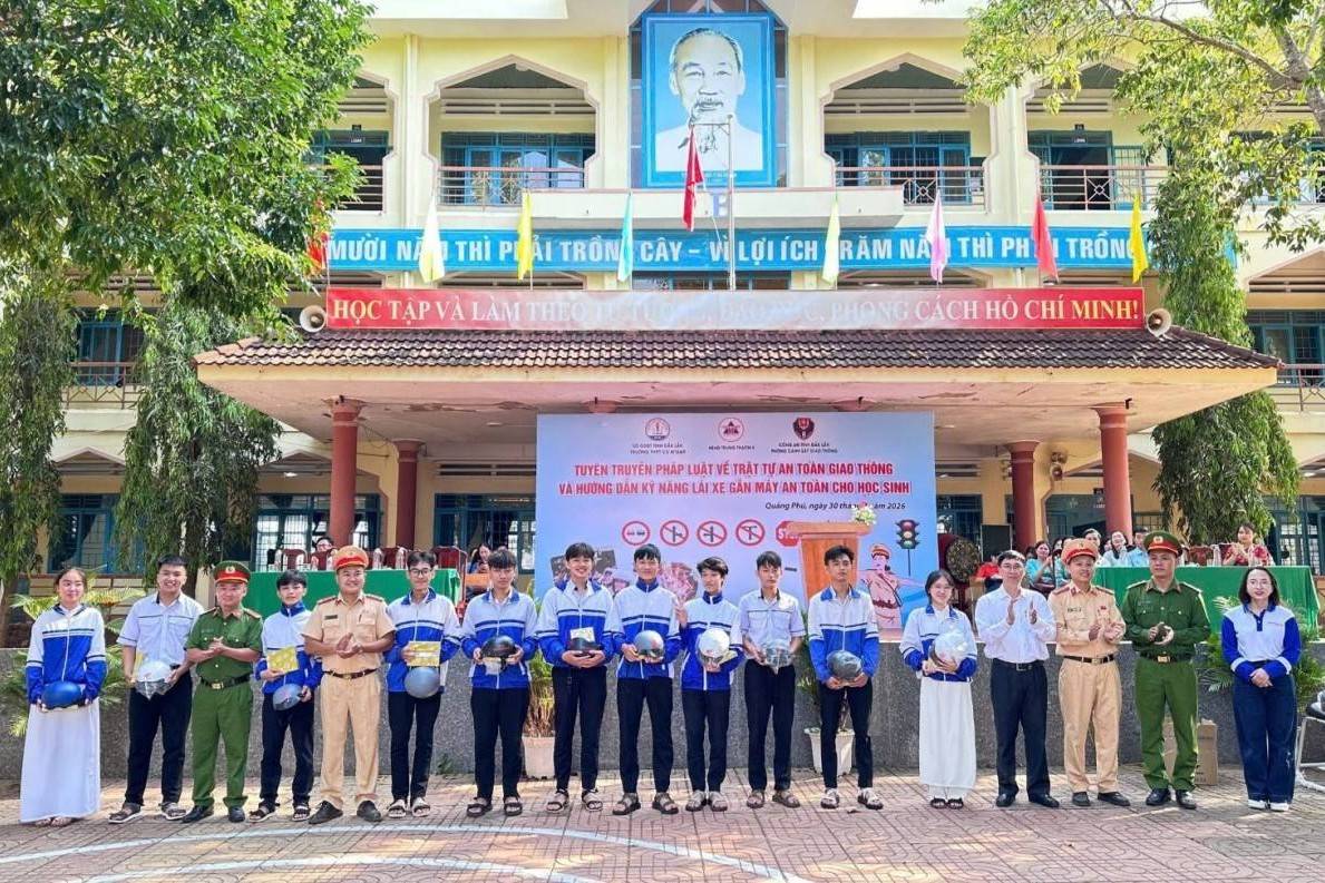 Tăng cường tuyên truyền, phổ biến giáo dục pháp luật và hướng dẫn kỹ năng lái xe an toàn cho học sinh