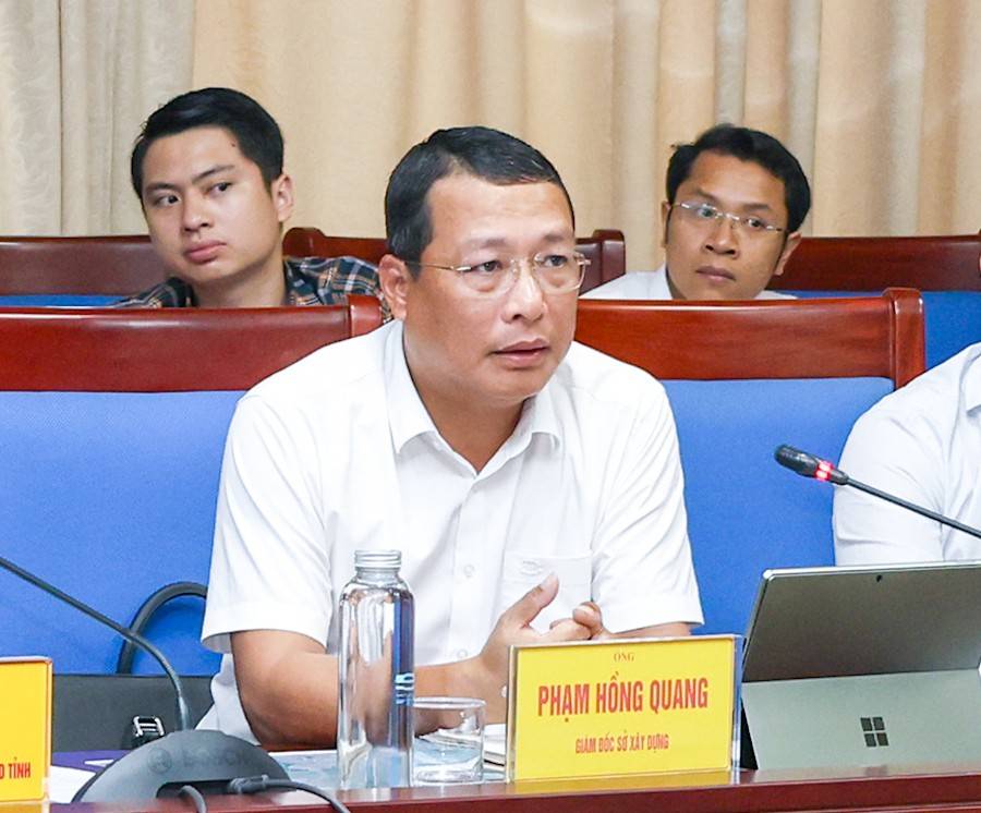 Tại buổi làm việc, Giám đốc Sở Xây dựng Nghệ An Phạm Hồng Quang 