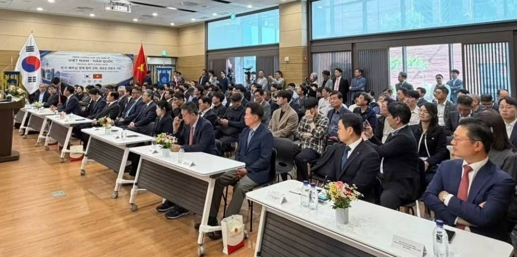 Hội thảo nhận được sự quan tâm, tham dự của nhiều cơ quan quản lý, hiệp hội doanh nghiệp, tập đoàn công nghệ, chuyên gia và đối tác Hàn Quốc. (Ảnh do Đại sứ quán Việt Nam tại Hàn Quốc cung cấp)
