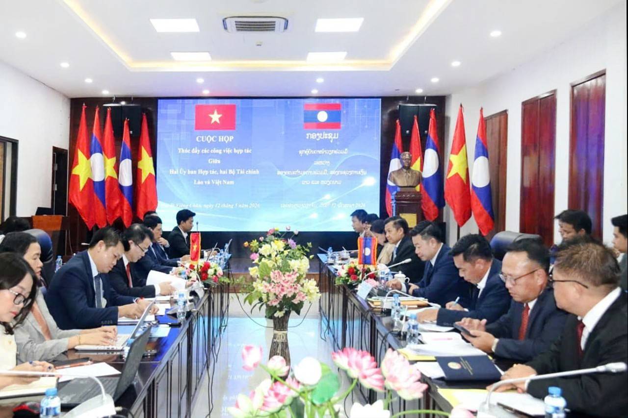 Việt Nam - Lào thúc đẩy hợp tác tài chính, hướng tới mục tiêu thương mại 10 tỷ USD