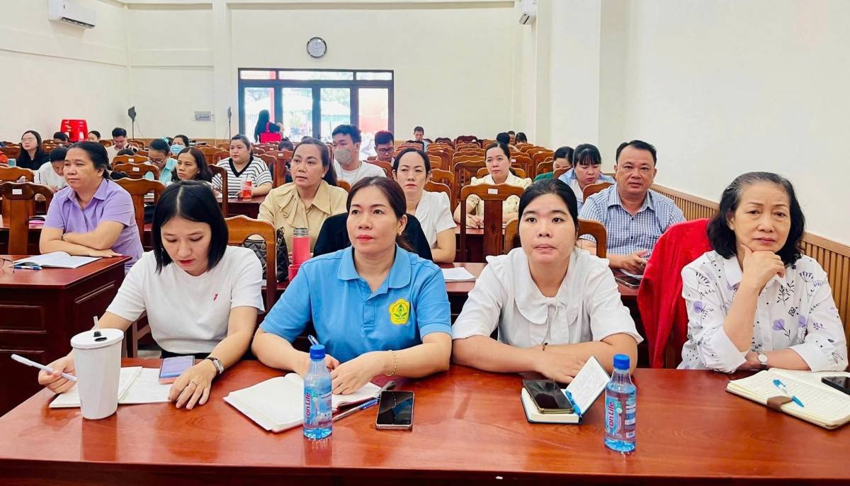đội ngũ trực tiếp chế biến thực phẩm