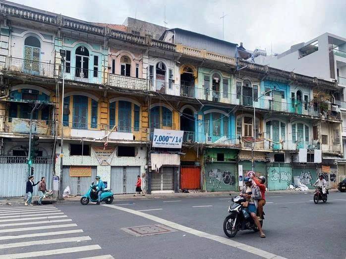 TP. Hồ Chí Minh “chạy đua” di dời 16 chung cư nguy hiểm