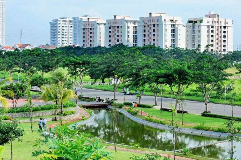 thành phố cũng định hướng phát triển đô thị xanh thông qua mở rộng công viên, tăng diện tích cây xanh