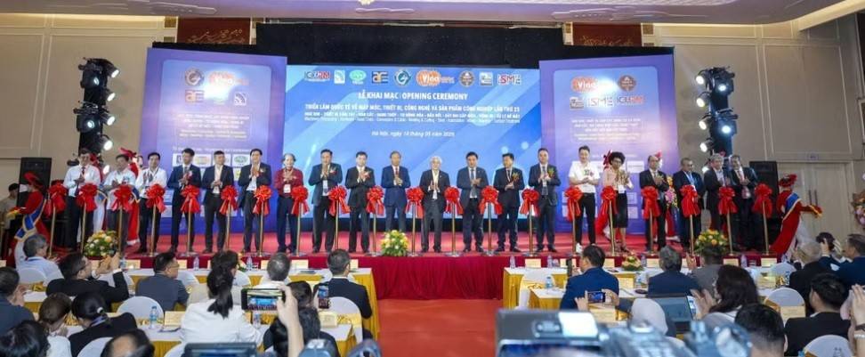 Lễ Khai mạc “Triển lãm Quốc tế về Máy móc, Thiết bị, Công nghệ và Sản phẩm Công nghiệp lần thứ 23 - VINAMAC EXPO 2026”. (Ảnh: PV/Vietnam+)
