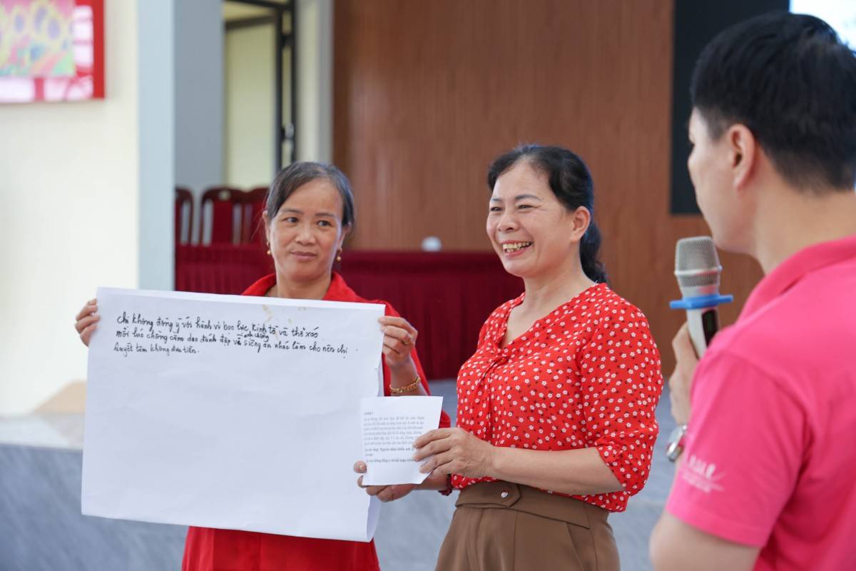 Quỹ Vì Tầm Vóc Việt hỗ trợ vốn vay sinh kế cho phụ nữ có hoàn cảnh khó khăn tại Nghệ An