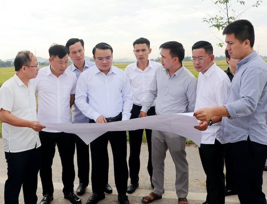 Nghệ An: Lãnh đạo tỉnh đi kiểm tra thực địa để tháo gỡ “nút thắt” cho một số dự án Cụm công nghiệp