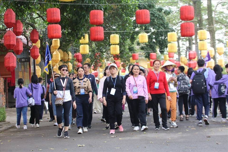 Dòng khách Trung Quốc tăng tốc: Du lịch Việt bước vào cuộc cạnh tranh chất lượng mới