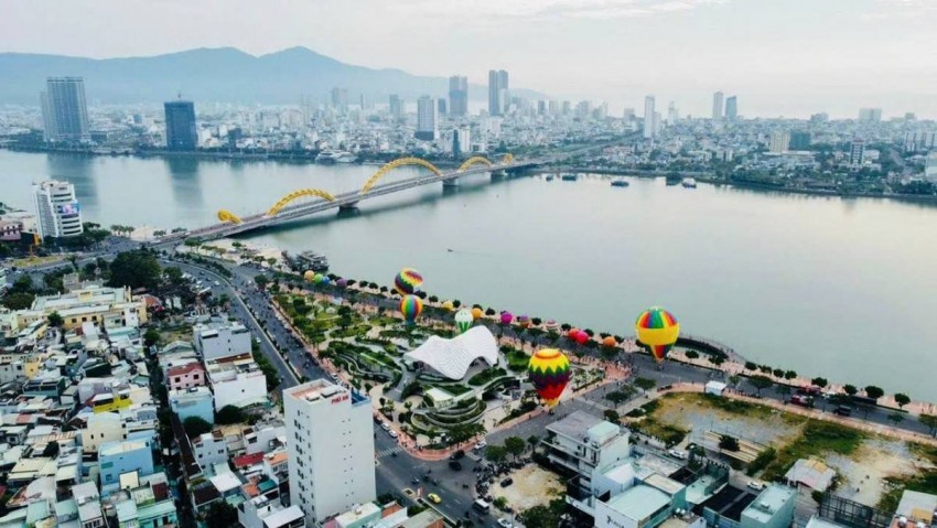 Cùng với đó, thành phố hướng tới mô hình phát triển giảm phát thải carbon thông qua bảo tồn hệ sinh thái tự nhiên, phát triển hạ tầng xanh, sử dụng năng lượng tái tạo và thúc đẩy tăng trưởng xanh.