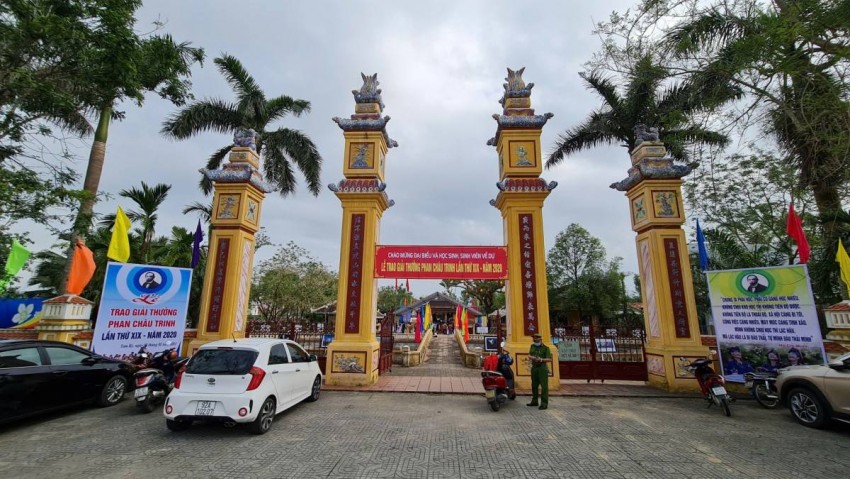 Ít có đô thị nào ở Việt Nam mang trong mình hai trạng thái đối lập mà hài hòa như Đà Nẵng.