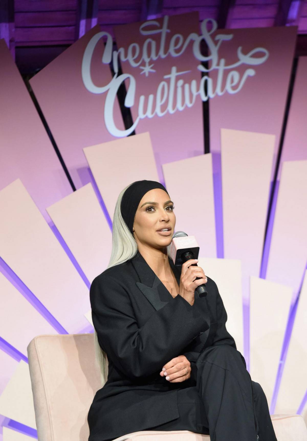 Đế chế của Kim Kardashian và quyền lực mới của thương hiệu cá nhân