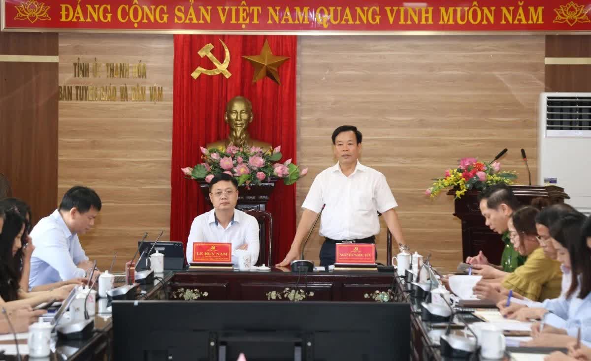 Phó Trưởng Ban Tuyên giáo và Dân vận Tỉnh ủy Nguyễn Ngọc Túy phát biểu tại buổi làm việc.