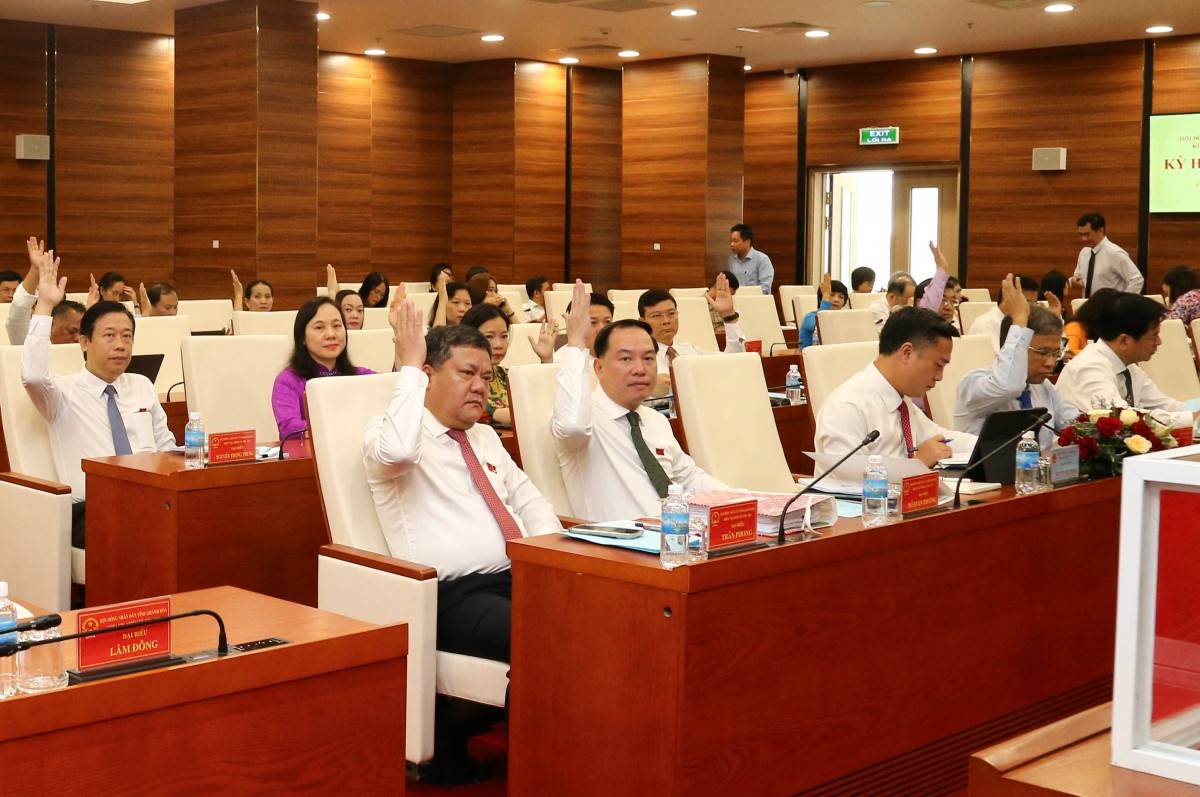 HĐND tỉnh Khánh Hòa Khóa VIII, nhiệm kỳ 2026 - 2031 khai mạc kỳ họp chuyên đề thông qua 21 nghị quyết trên nhiều lĩnh vực.