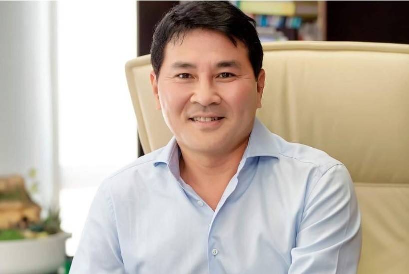 Ông Nguyễn Hoài Nam sinh năm 1970, ông từng làm lãnh đạo nhiều công ty như 3C Corporation, Viet Au Investment trước khi đầu quân cho Tập đoàn Berjaya Việt Nam thuộc tập đoàn Berjaya (Malaysia) vào năm 2006, ông được biết đến là doanh nhân có nhiều năm hoạt động trong lĩnh vực đầu tư và bất động sản.