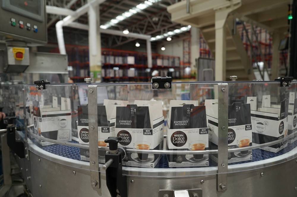 Dây chuyền sản xuất viên nén NESCAFÉ Dolce Gusto sử dụng nguyên liệu thô hoàn toàn, giúp gia tăng giá trị hạt cà phê Việt Nam