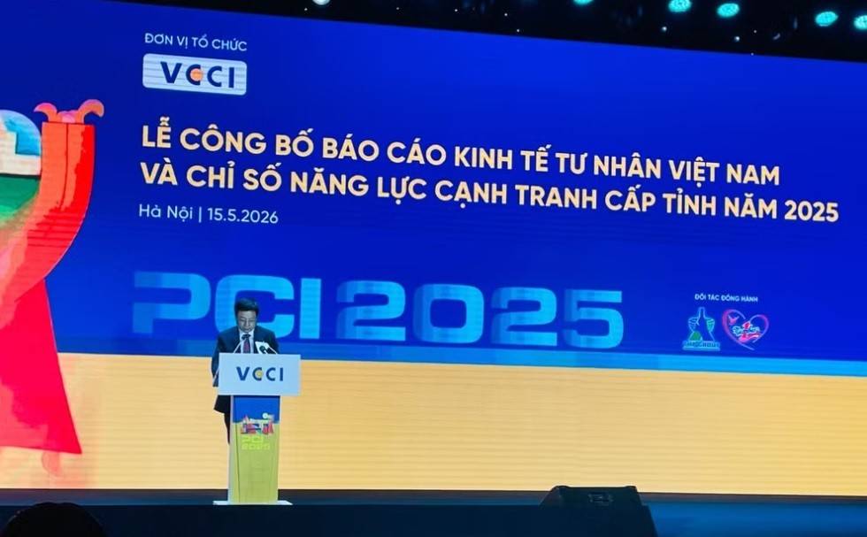 Chủ tịch VCCI cũng khẳng định, để hiện thực hóa mục tiêu 2 triệu doanh nghiệp vào năm 2030, chính sách cần chuyển mạnh từ tư duy quản lý sang tư duy đồng hành, từ giảm gánh nặng thủ tục sang kiến tạo năng lực cạnh tranh cho doanh nghiệp.