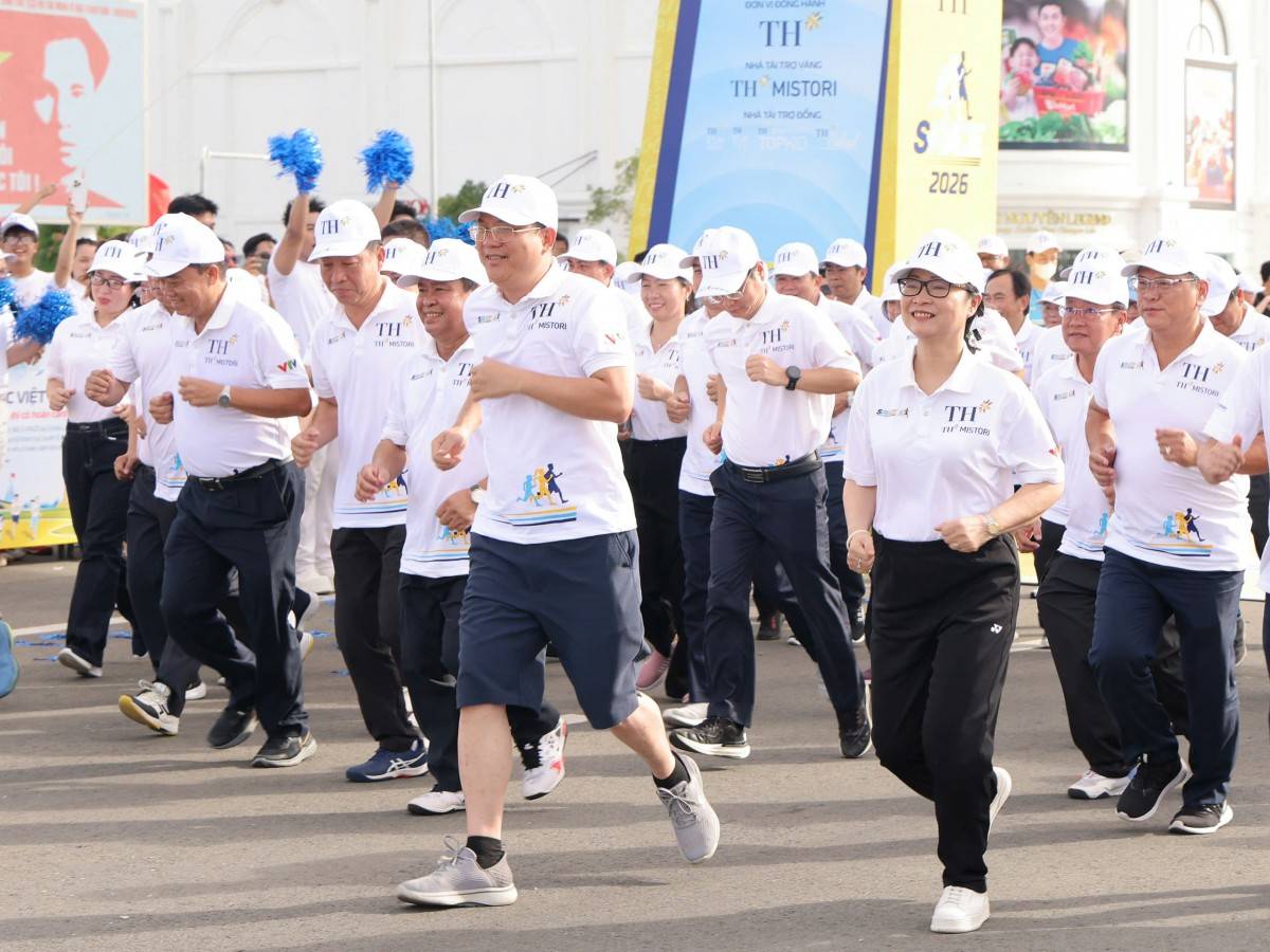 Lãnh đạo Bộ Giáo dực và Đào tạo cùng các lãnh đạo địa phương cũng tham gia hưởng ứng tại Giải chay S-Race năm 2026