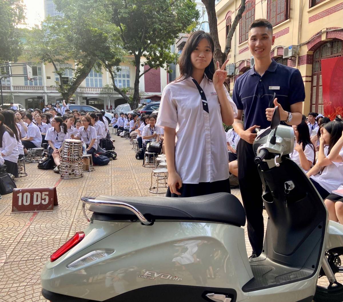 Em Nguyễn Thu Hà đánh giá Evo Lite là mẫu xe dễ lái, ngoại hình đẹp
