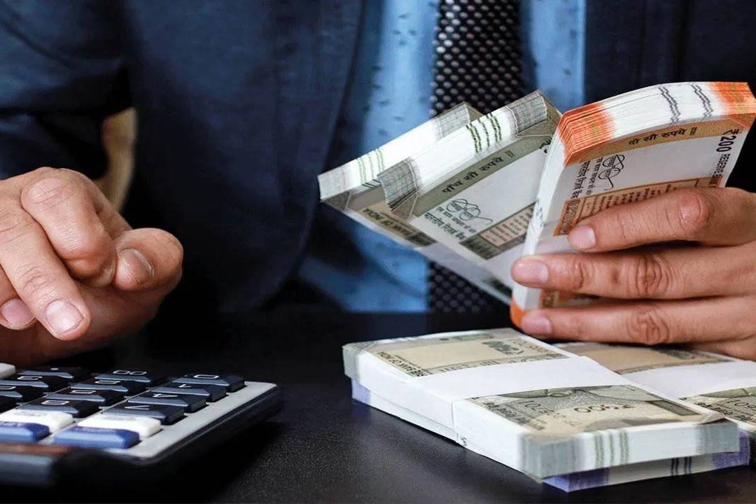 Làn sóng bán tháo trái phiếu chính phủ lan rộng, áp lực lạm phát phủ bóng kinh tế toàn cầu