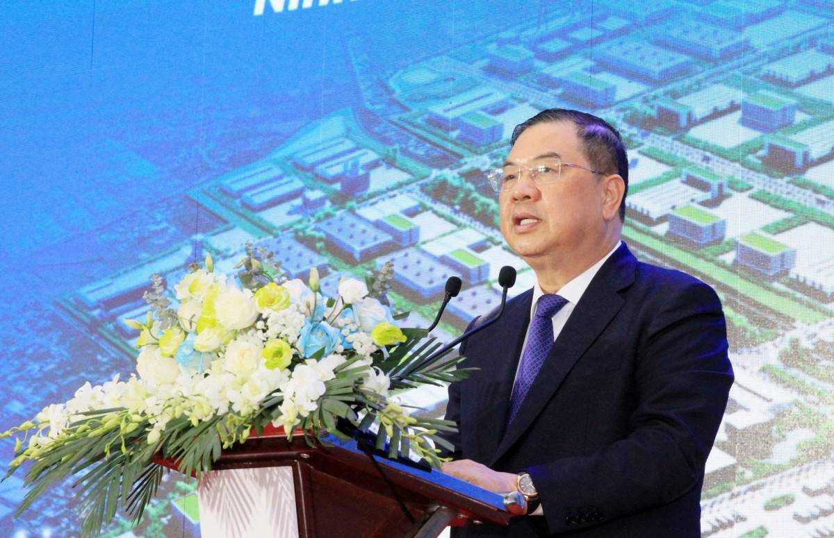 Phó Thủ tướng Thường trực yêu cầu cả hệ thống chính trị từ tỉnh đến cơ sở phải đồng hành cùng doanh nghiệp, chủ đầu tư (Ảnh: VGP/Phương Nguyên).