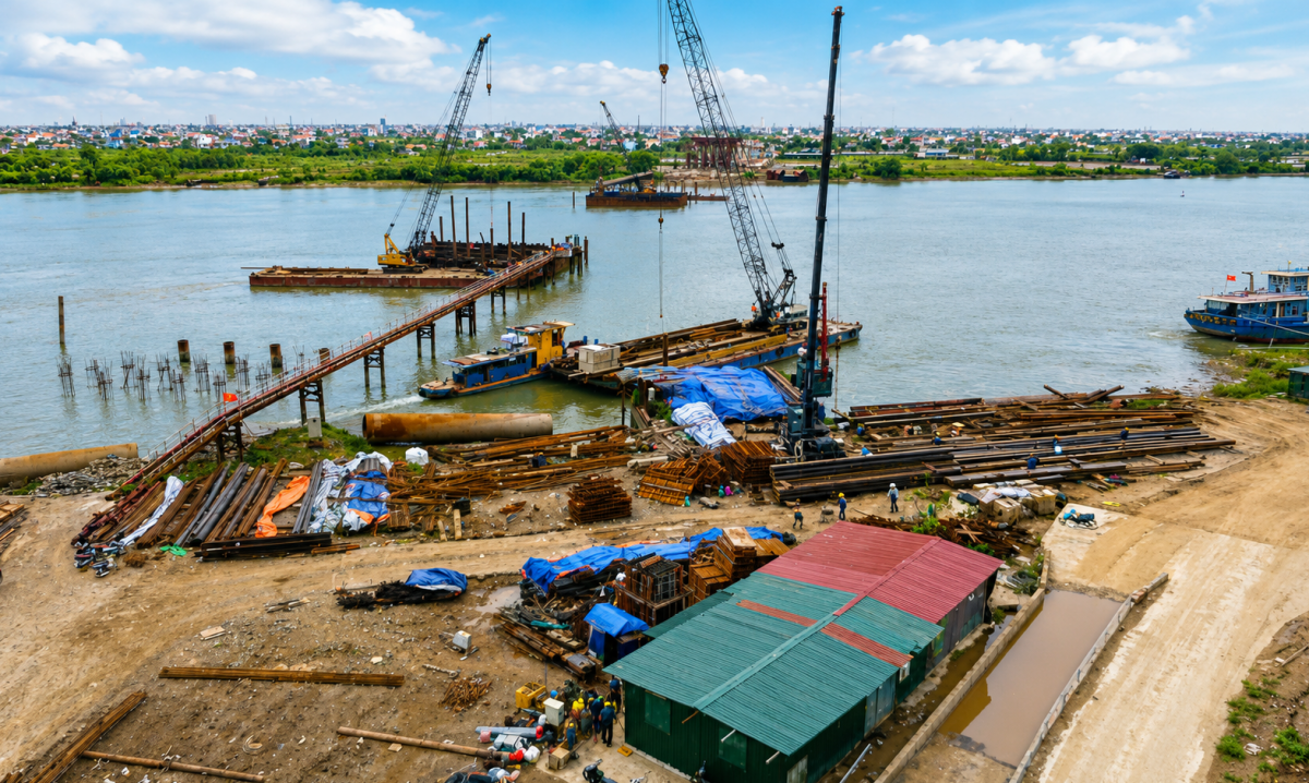 Cầu vượt sông Hồng thuộc dự án CT.08 một hạ tầng giao thông quan trọng trong việc kết nối vung
