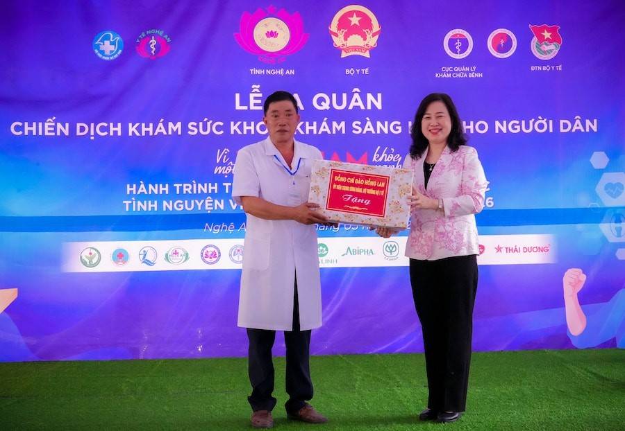 Bộ trưởng Bộ Y tế Đào Hồng Lan 
